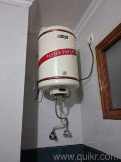 I have 25litre storage geyser. It is in good working condition 
