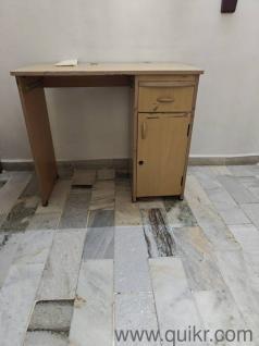 Computer table for sale