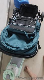 baby stroller from babyhug company with rock and roll 