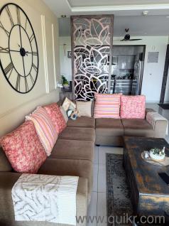 Well Maintained Good Quality 6 Seater Sofa