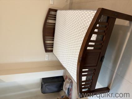 Queen size(75x53") bed in teak wood with 4" mattress