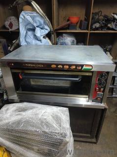 heavy duty pizza oven one deck 1 tray can make 4 pizza at a time in good and working condition 