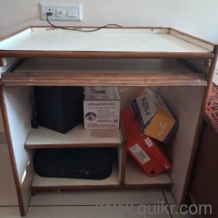 Computer / study table with keyboard tray