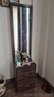 compact dressing tabke with 2 drawwrs