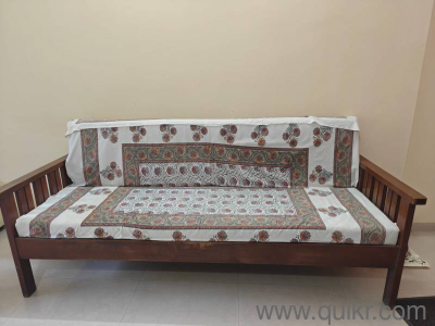 5 seater single sofa made from rose n teak wood in prime condition 