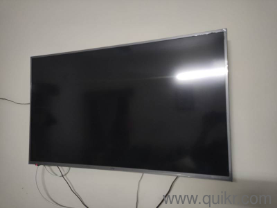 Vu Pixelight 43 inch ultra HD LED TV with original wall mount stand, table top stand