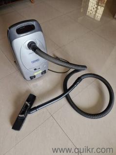 Excellent condition vaccum cleaner for sale with all accessories.