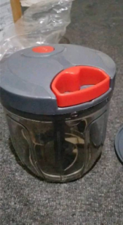 Slice, Dice, and Save Time: 1000ml Vegetable Chopper on Sale!