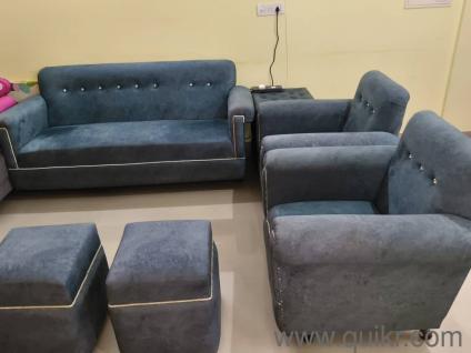 Sofa set with one side table and 2 puffy for sitting