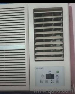 1.5 ton lloyd Old window ac in good condition 