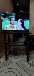 Android TV 32"+voltage stabilizer+free dish+ TV table