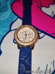 GUESS Round 36mm White Dial Analog Women Watch - GW0411L2