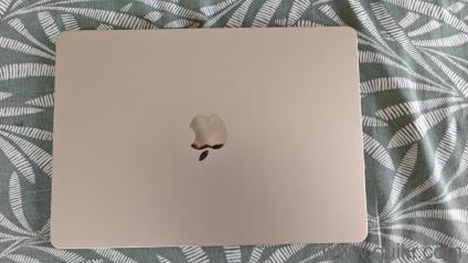 M4 Macbook Air, 16GB RAM, 256. GB Ram, Starlight color