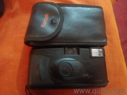 Kodak KB10, a compact 35mm point-and-shoot film camera first released in 1997. It is design. ]