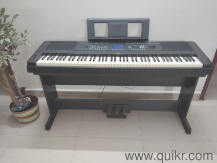 YAMAHA Key Board DGX-650. 88 Keys. Sparingly used. For Homes, Colleges, Schools, Studios, Churches, 