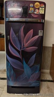 Almost new looking 215L Single door Samsung Refrigerator with Floral pattern ( Actual price ~INR 19k)