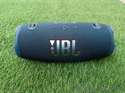 JBL Charge at Rs 15300 with 1 Year Warranty,MRP - Rs 27000