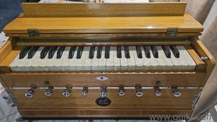 Bhatia Harmonium (10 KG)
