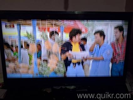 LG 32-inch LED TV for saleGood physical conditionScreen flickering issueAudio and ports workingIncludes remoteSuitable for home/office/repair usePrice slightly negotiable