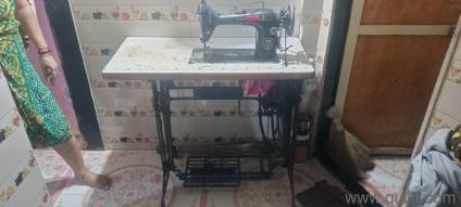 Excellent sewing machine in a good condition for sale.