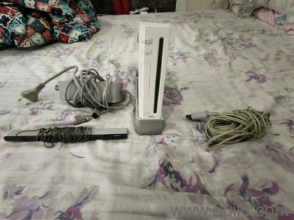 nintendo wii console with all cables