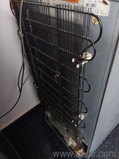Single door fridge, heavily used. Working condition is good