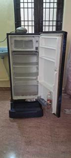 Whirlpool single door fridge