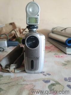 Rarely Used Sony DCR-PC109E MiniDV Handycam Camcorder with Flash, Dock & Battery  Made in Japan