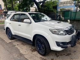 Used Toyota Fortuner 2012 Model Images