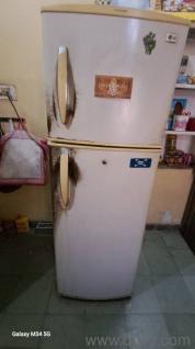 240  LG refrigerator for sale 