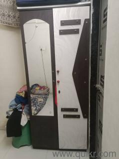 almari tipai TV stand