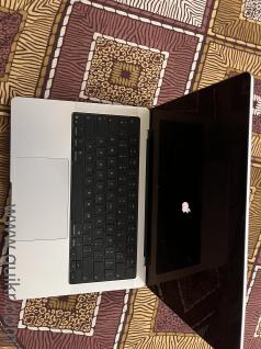 4 month old Apple Macbook Pro M5 Pro chip with 64 GB Ram