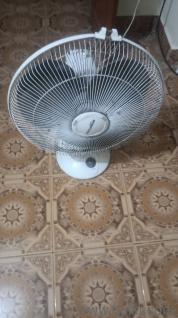 Amazon basics table fan