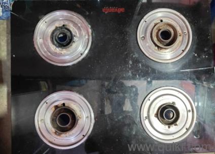 bilkul chalti Hui condition mein hai, 3 year Old Stove Gas. 