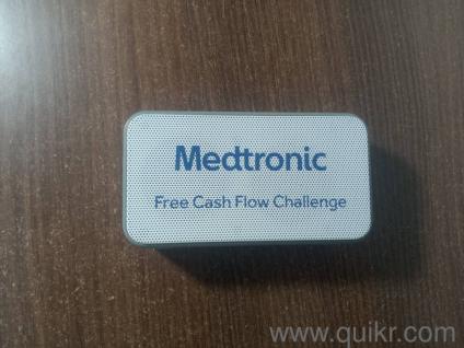 Medtronics bluetooth speaker, almost the size of a hand, micro usb charging