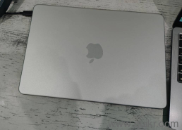 MacBook Neo Silver, flawless, paint intact, no scratches, rarely used, 8GB RAM, 256GB SSD, original box, charger and Amazon bill.