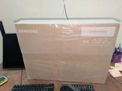 samsung odyssey g4 25 inch 300hz monitor never used , bill box everything available for further queries pls mesaage me