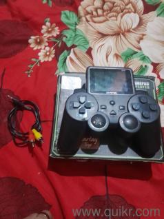 this is a chargeble gaming console it have 500 hundred games