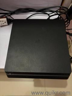 Ps 4 slim 1 tb With 1 controller and 1 game cd