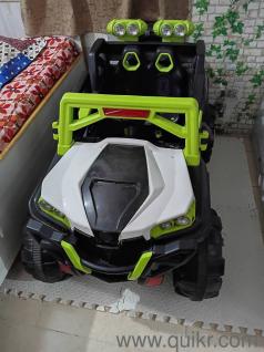 Electronic car.