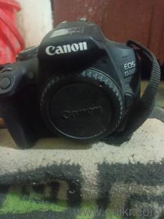 canon EOS 1500 D camera 