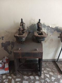 Footwear pasting machine