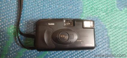 Original Kodak KB10 35mm film camera.Condition: UsedWorking status: UntestedPrice: 800 (Negotiable)Suitable for vintage camera collectors.