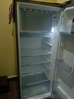 Croma Single door refrigerator 215 liters with 0 scratches working in excellent condition, negotiable