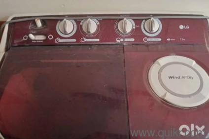 Branded LG (7.2 KG) Semi-Automatic Washing Machine in a very good working condition.