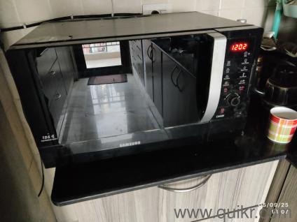 Samsung microwave convection oven 28 litres,in good AND working condition.model CE108MDF it is a Samsung's convection microwave oven. Manual available. General Features  Type: Convection Microwav