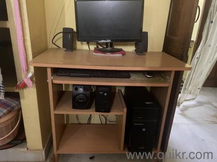 Assembled computer full set with table 