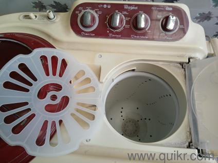 Excellent 8.2kg Whirlpool semi automatic washing machine with wheels
