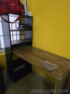 Office chair and table l