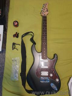 Electric Guitar (black) for sale: Cort G110 (6 string)